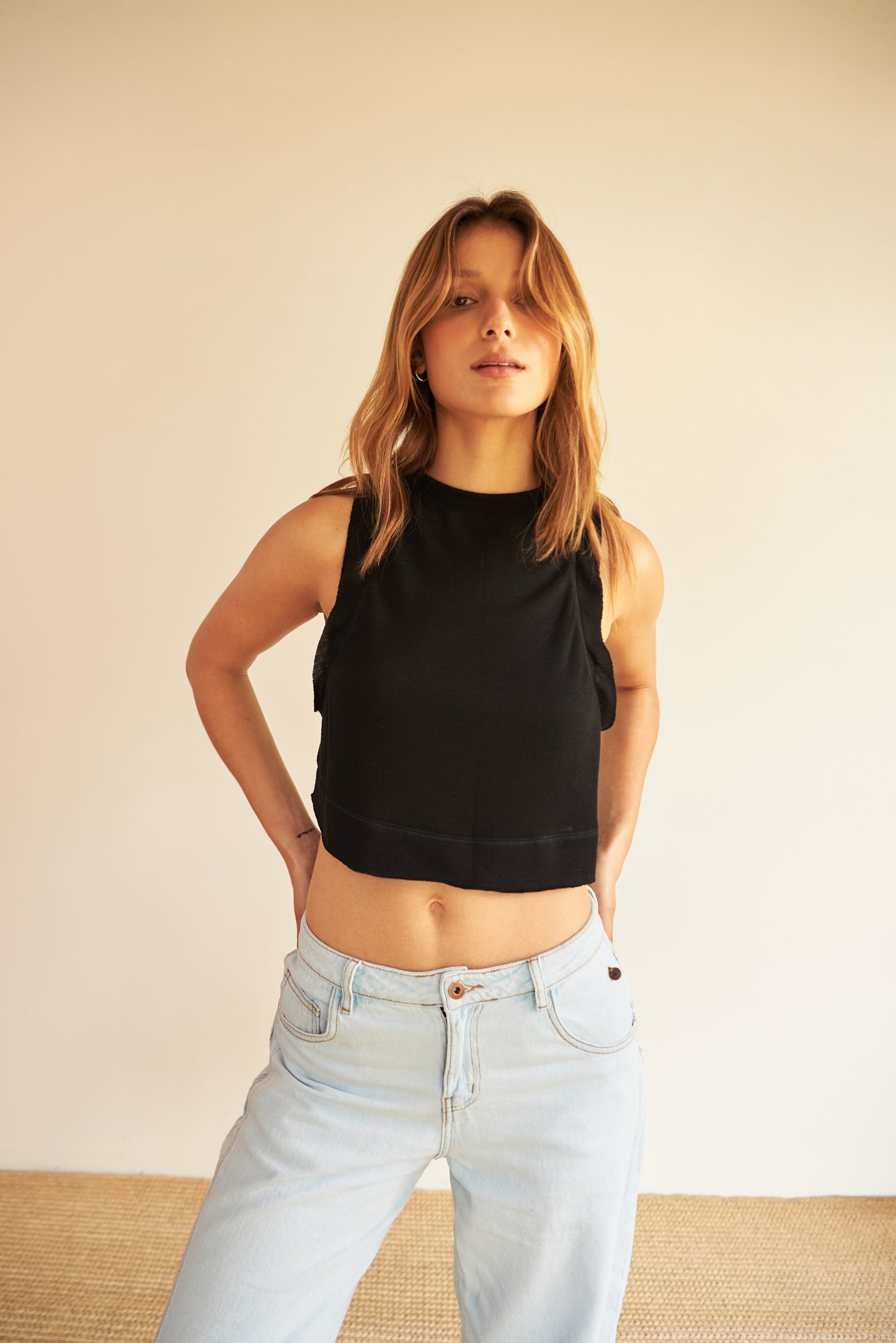 Camiseta Tank Top Crop - R O P A J E --