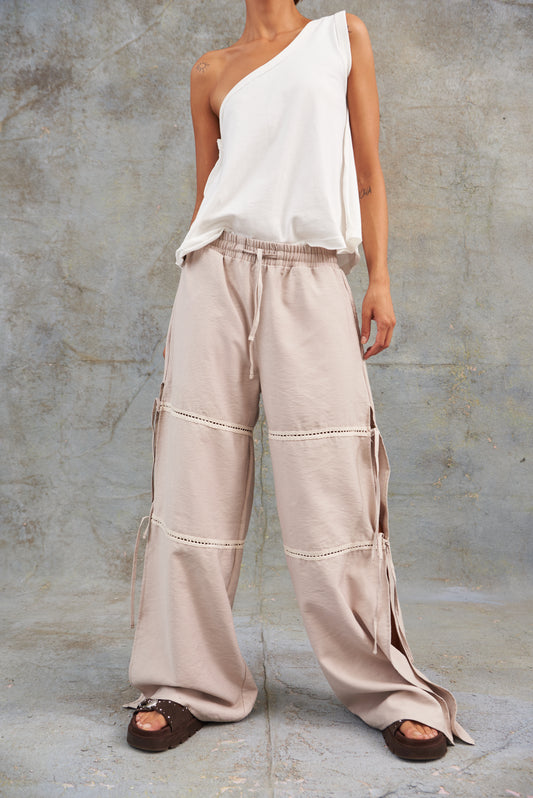 Pantalón Nudo y Aberturas