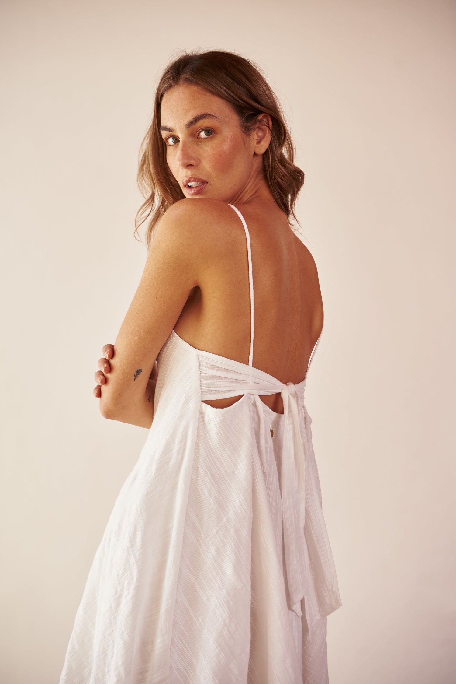 VESTIDOS & FALDAS