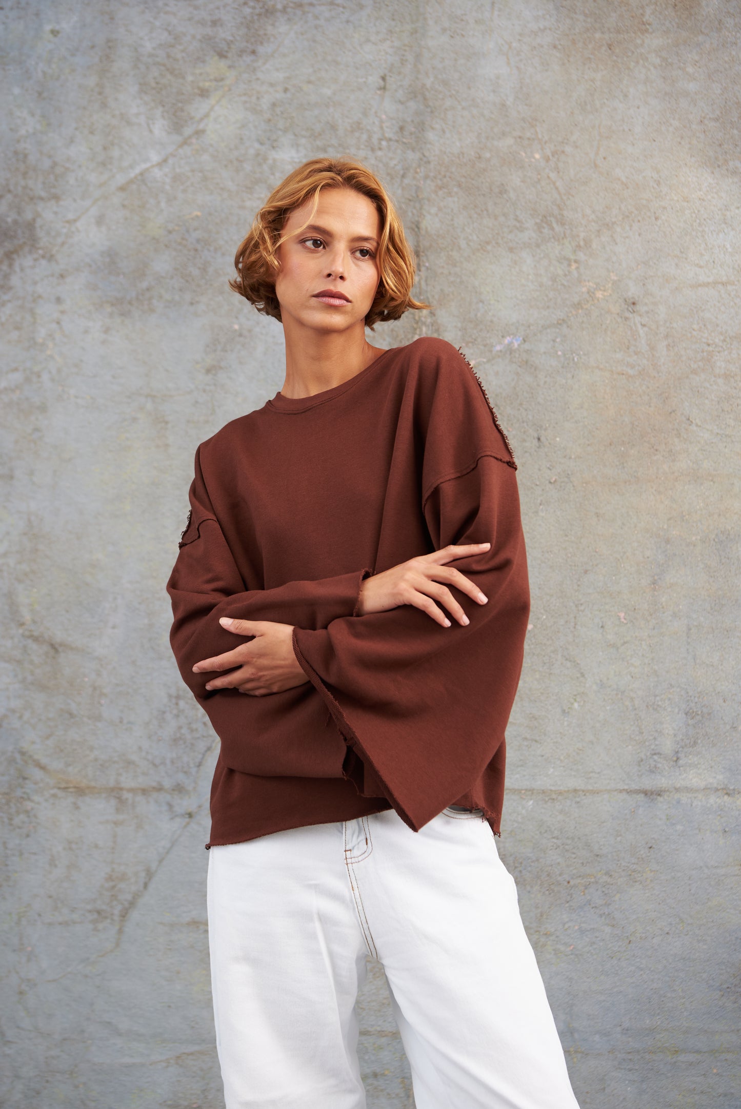 Buzo Oversize Abertura Espalda