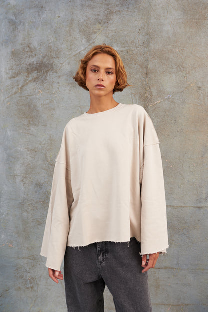 Buzo Oversize Abertura Espalda