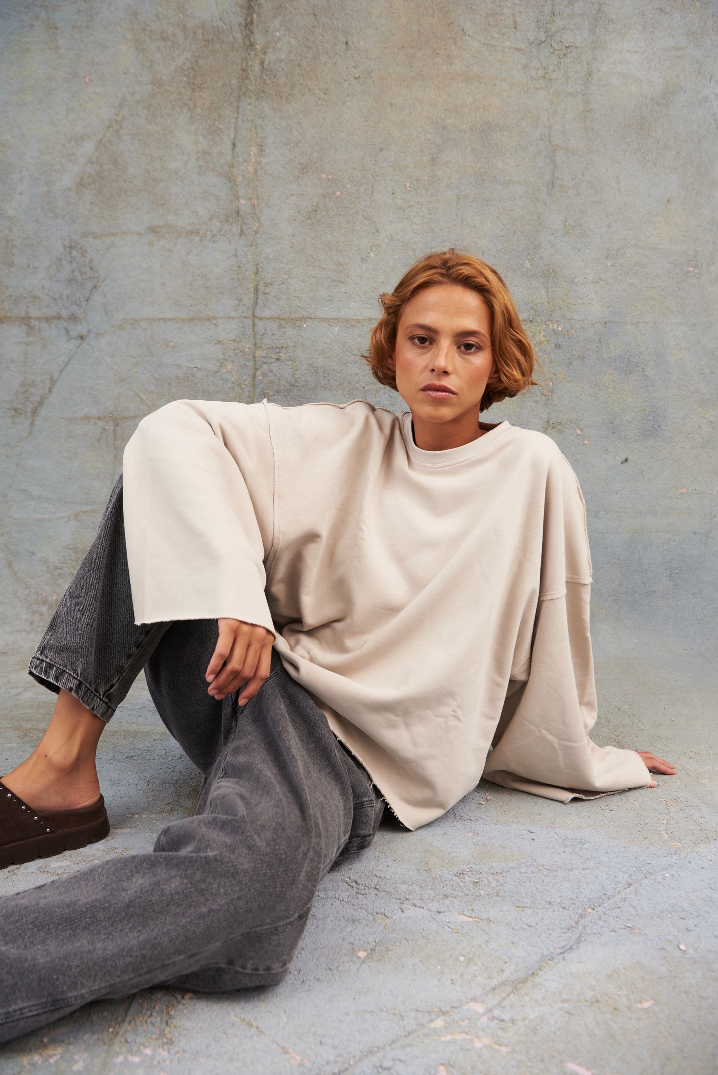 Buzo Oversize Abertura Espalda