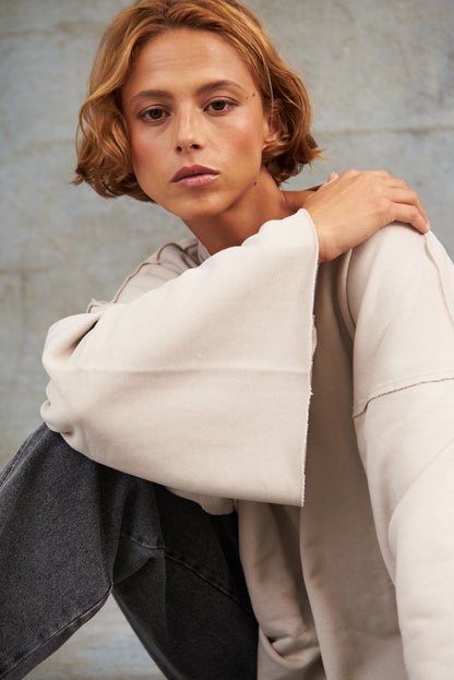 Buzo Oversize Abertura Espalda