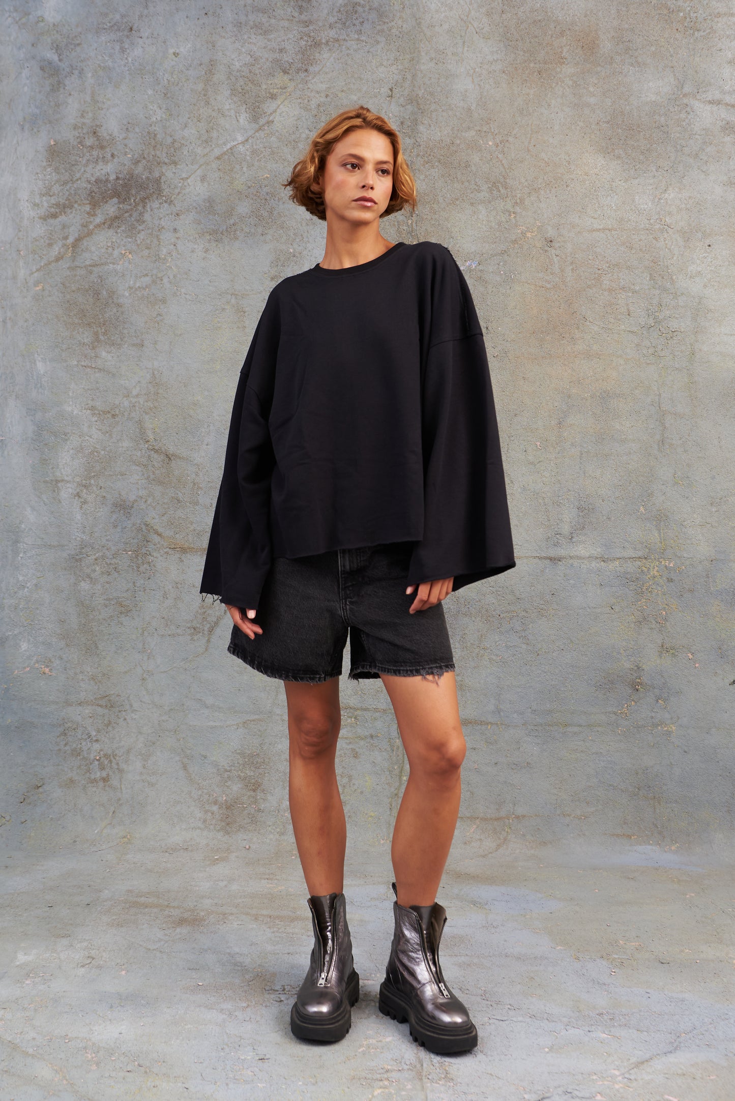 Buzo Oversize Abertura Espalda