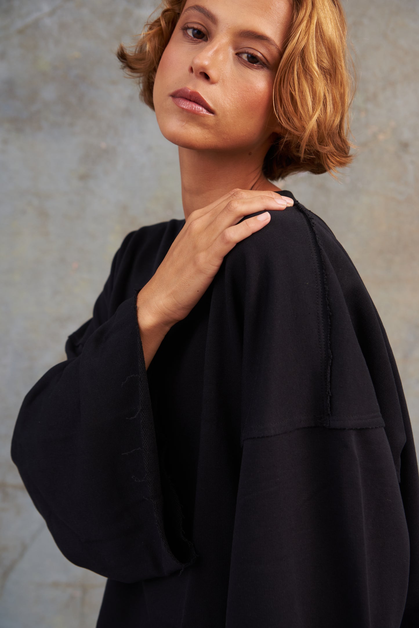 Buzo Oversize Abertura Espalda