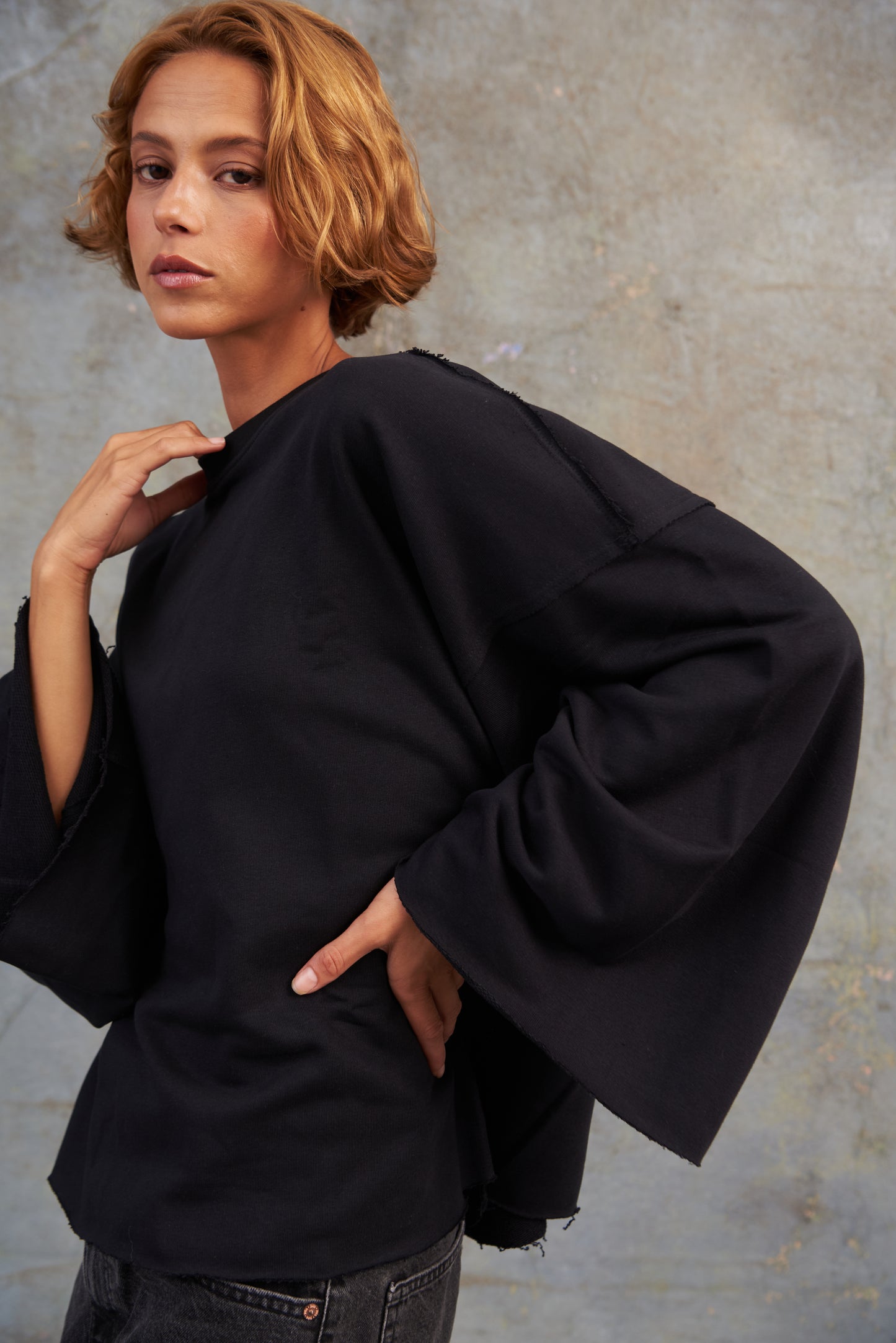 Buzo Oversize Abertura Espalda