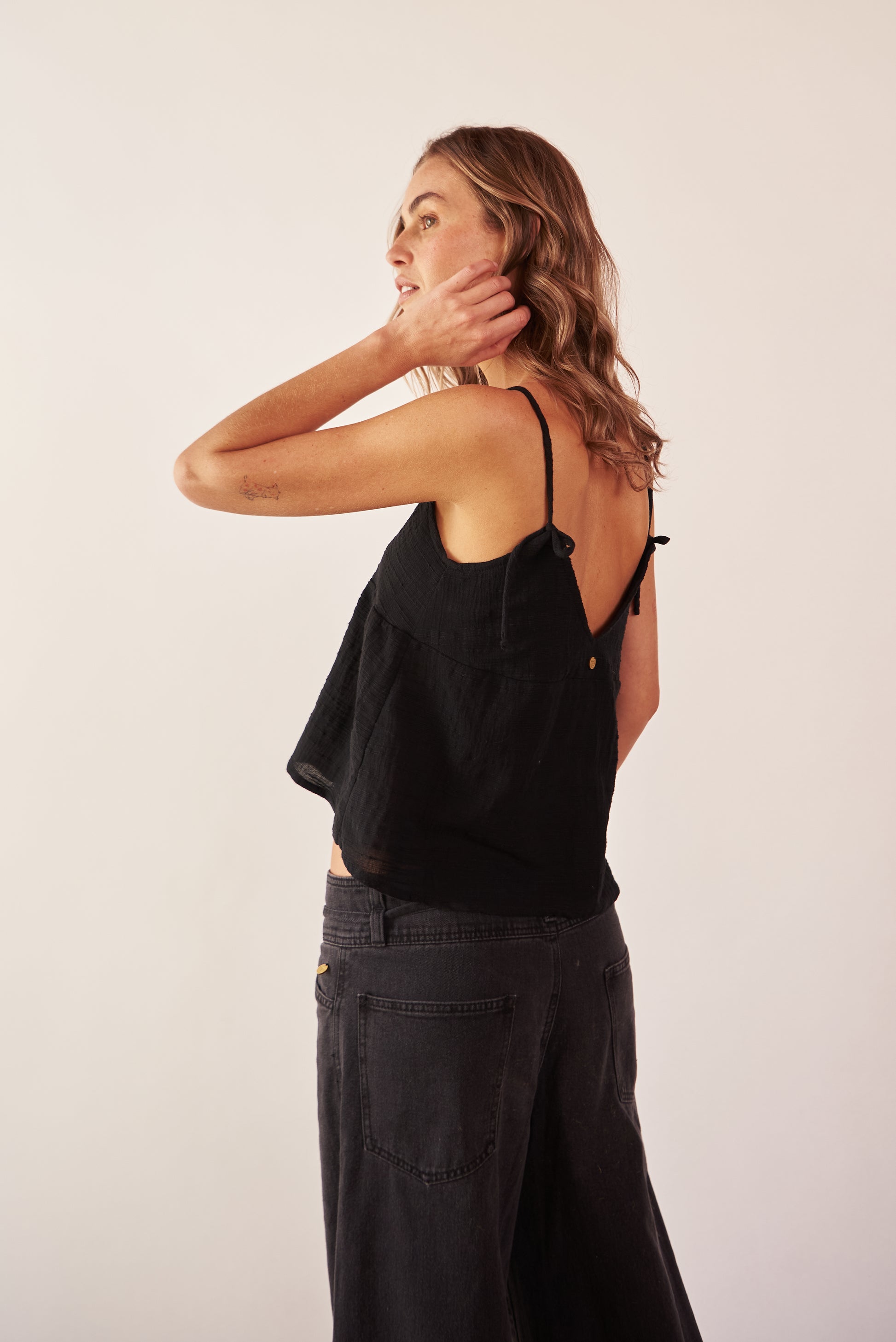Camisa siza tiras negra - R O P A J E   