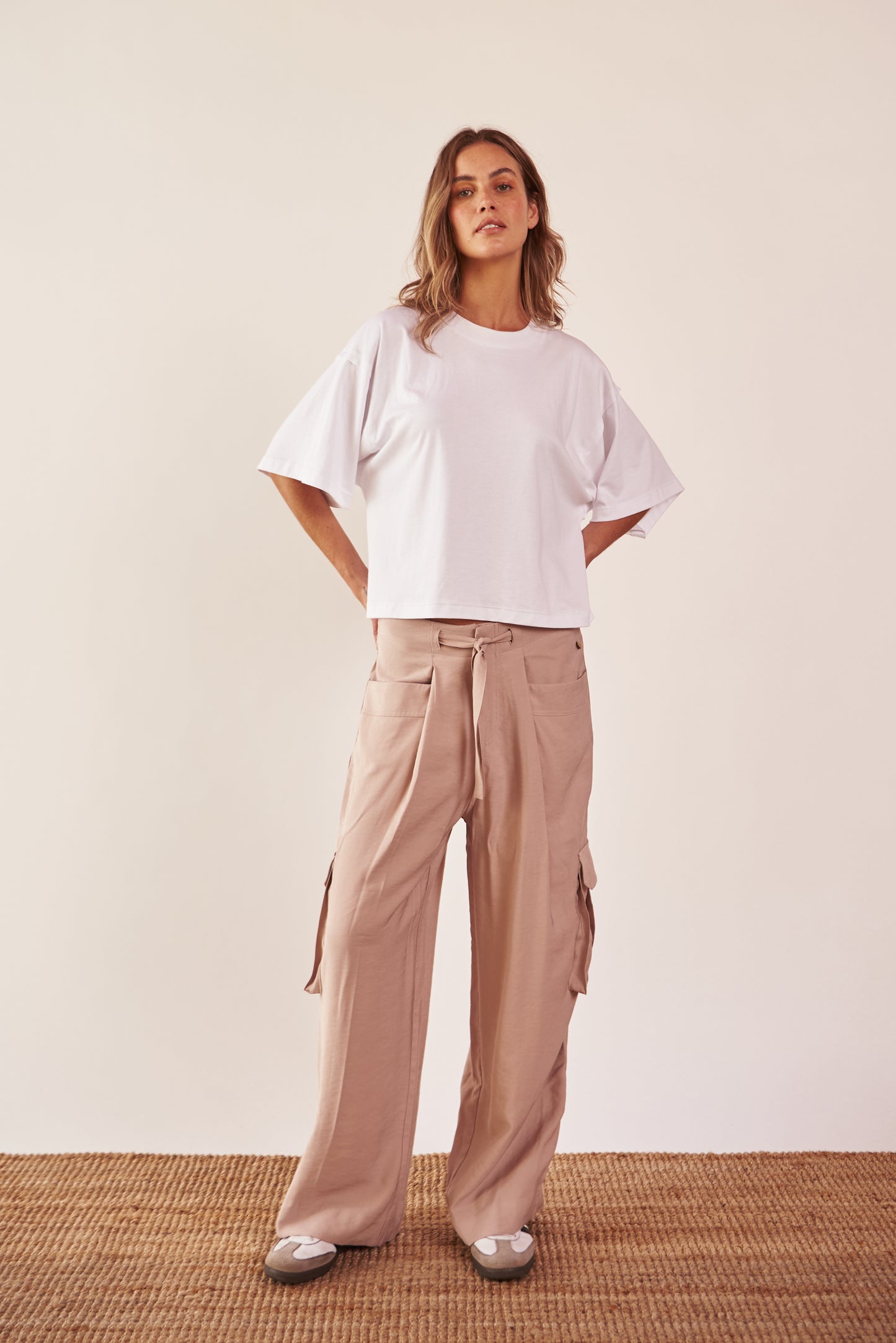 Pantalón cargo bolsillos laterales caqui - R O P A J E   