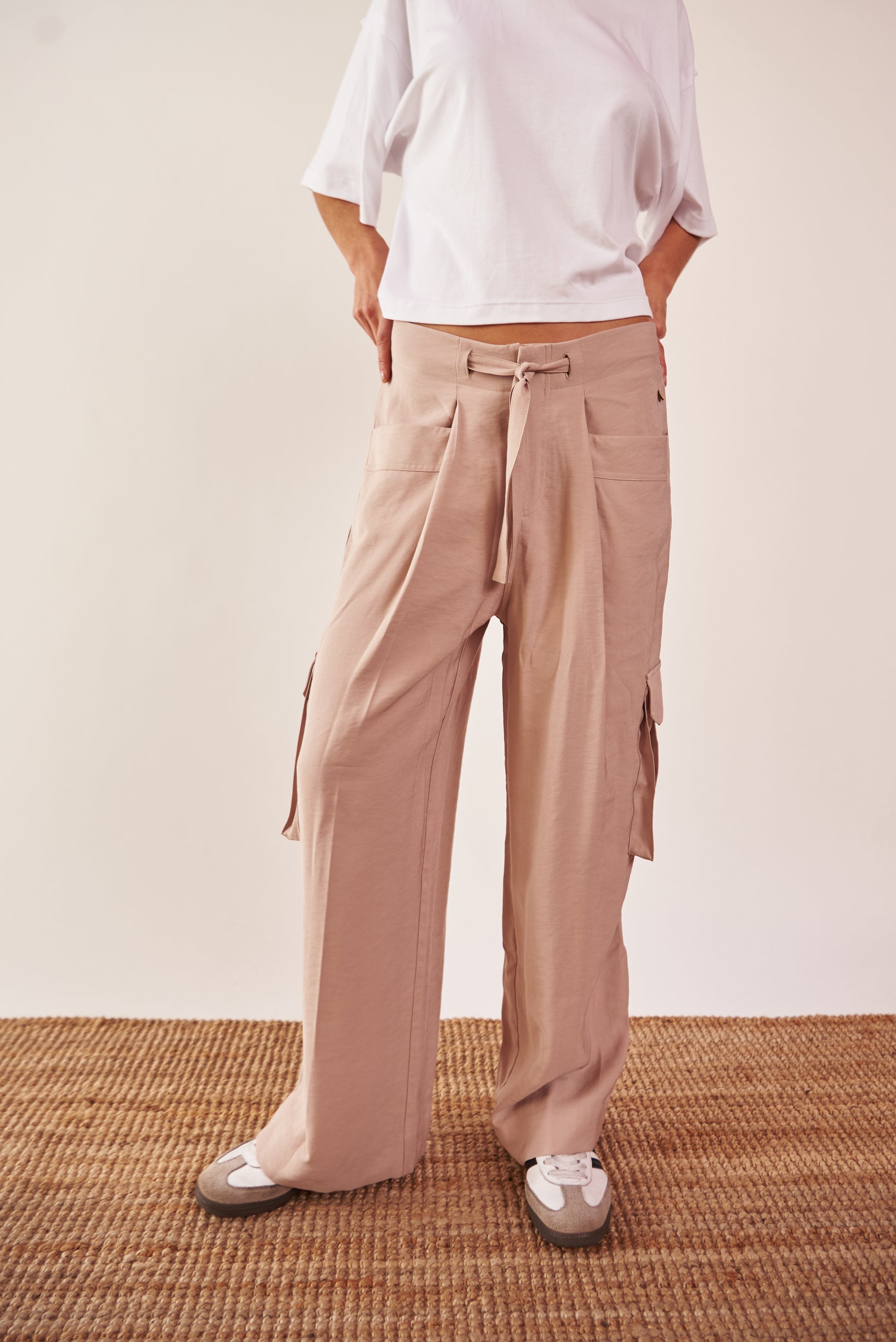 Pantalón cargo bolsillos laterales caqui - R O P A J E   