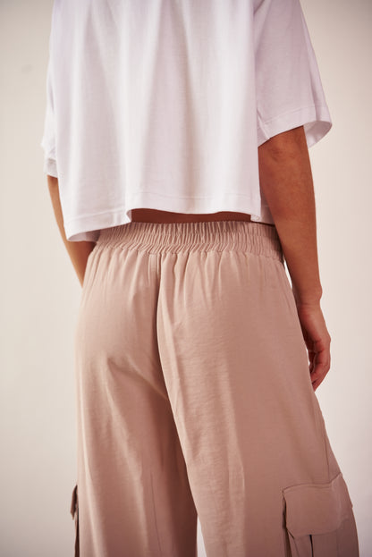 Pantalón cargo bolsillos laterales caqui - R O P A J E   