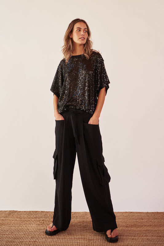 Pantalón cargo bolsillos laterales negro - R O P A J E   