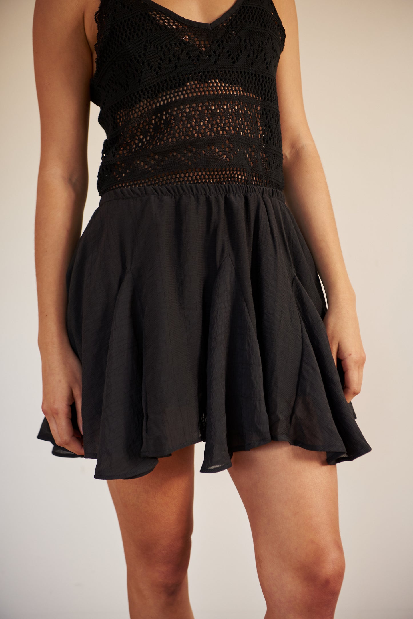 Vestido Crochet Mini - R O P A J E   -