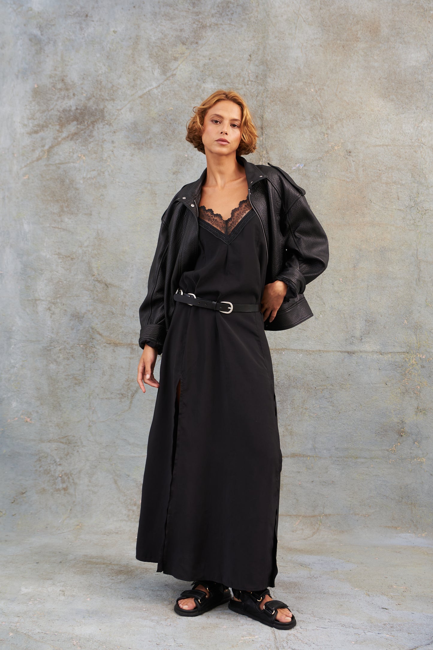 Vestido Cuello V Encaje